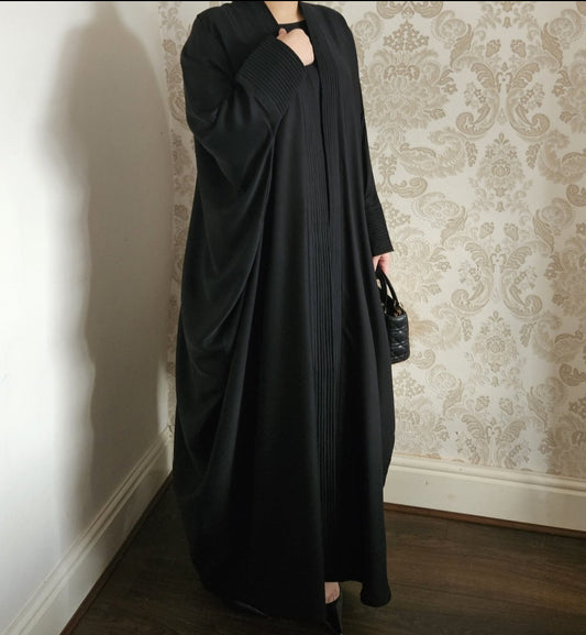 Black butterfly abaya with pleat edges